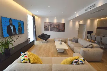 Primošten 4-Bedroom Villa with Pool and Jacuzzi