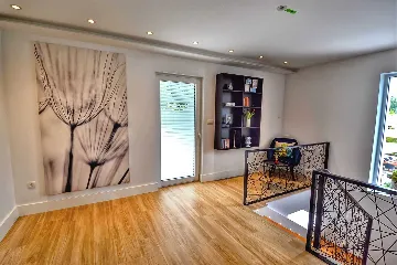 Primošten 4-Bedroom Villa with Pool and Jacuzzi