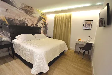 Primošten 4-Bedroom Villa with Pool and Jacuzzi