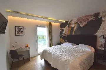 Primošten 4-Bedroom Villa with Pool and Jacuzzi