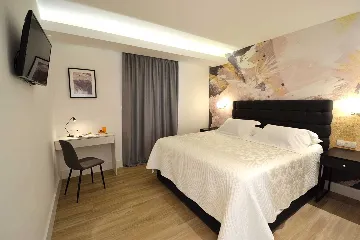 Primošten 4-Bedroom Villa with Pool and Jacuzzi