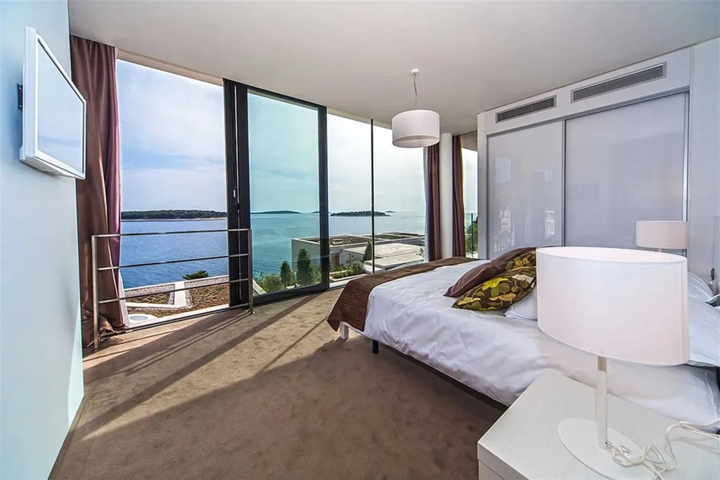 3-Bedroom Villa in Primošten with Indoor Pool