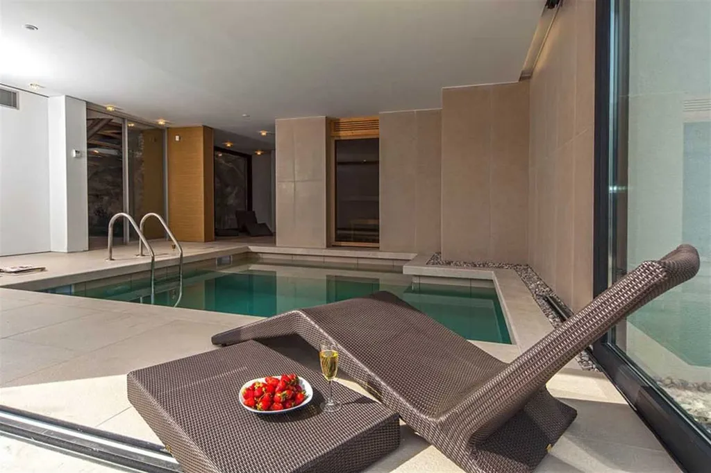 3-Bedroom Villa with Indoor Pool in Primošten