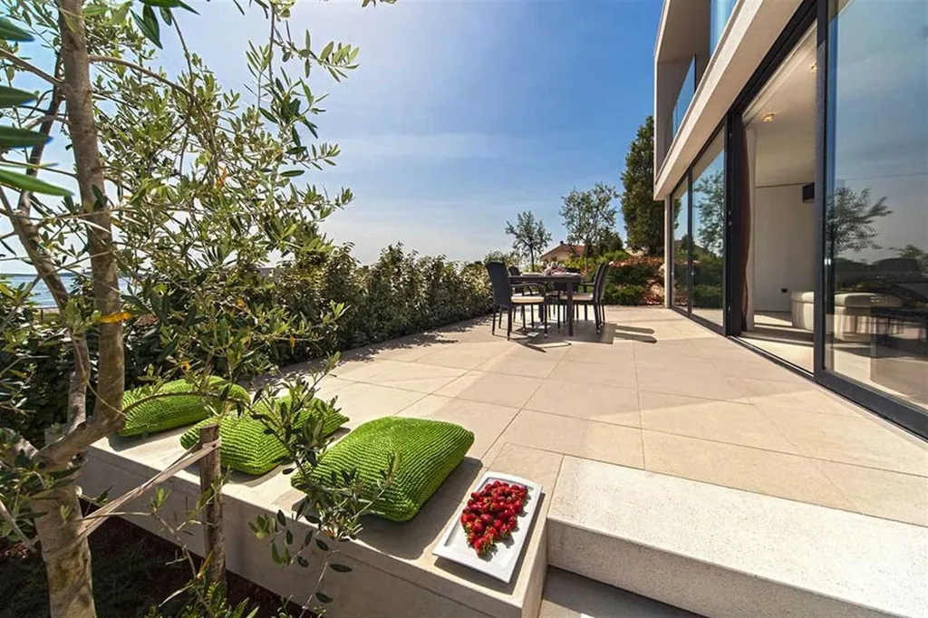 3-Bedroom Villa with Indoor Pool in Primošten