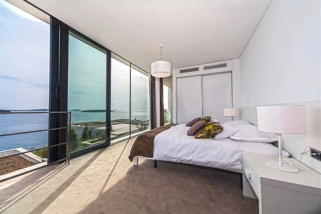3-Bedroom Villa with Indoor Pool in Primošten