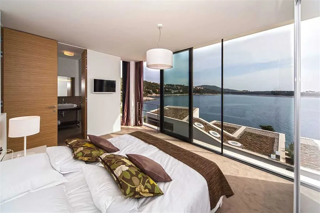 3-Bedroom Villa with Indoor Pool in Primošten