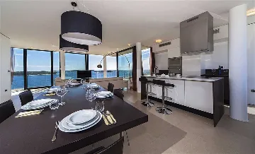 Air-Conditioned Apartment in Primošten for 8 Guests