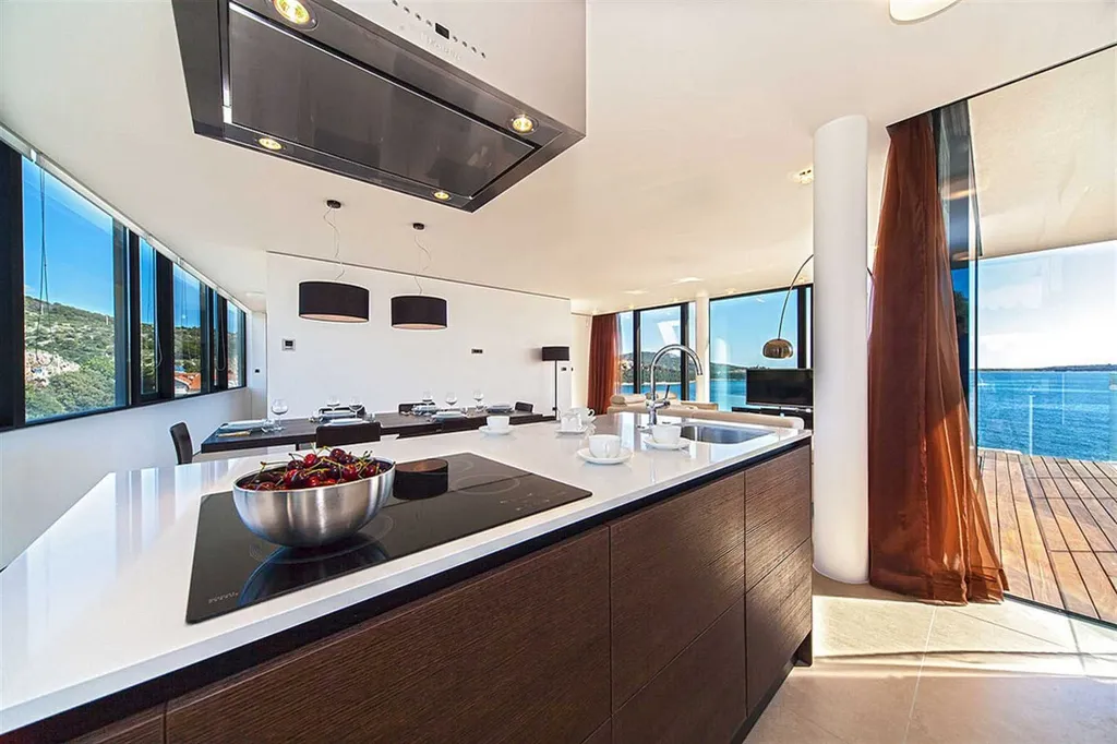 Air-Conditioned Apartment in Primošten for 8 Guests