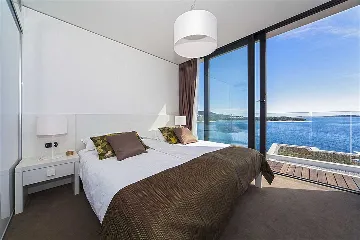 Air-Conditioned Apartment in Primošten for 8 Guests