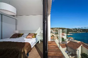 Air-Conditioned Apartment in Primošten for 8 Guests