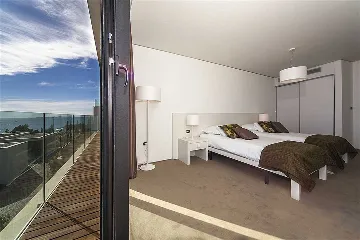 Air-Conditioned Apartment in Primošten for 8 Guests