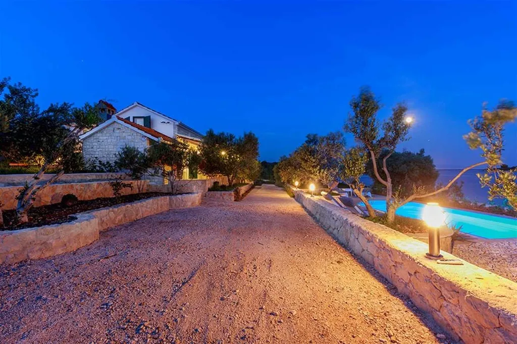 Villa with Pool and Beach Access in Okrug Gornji