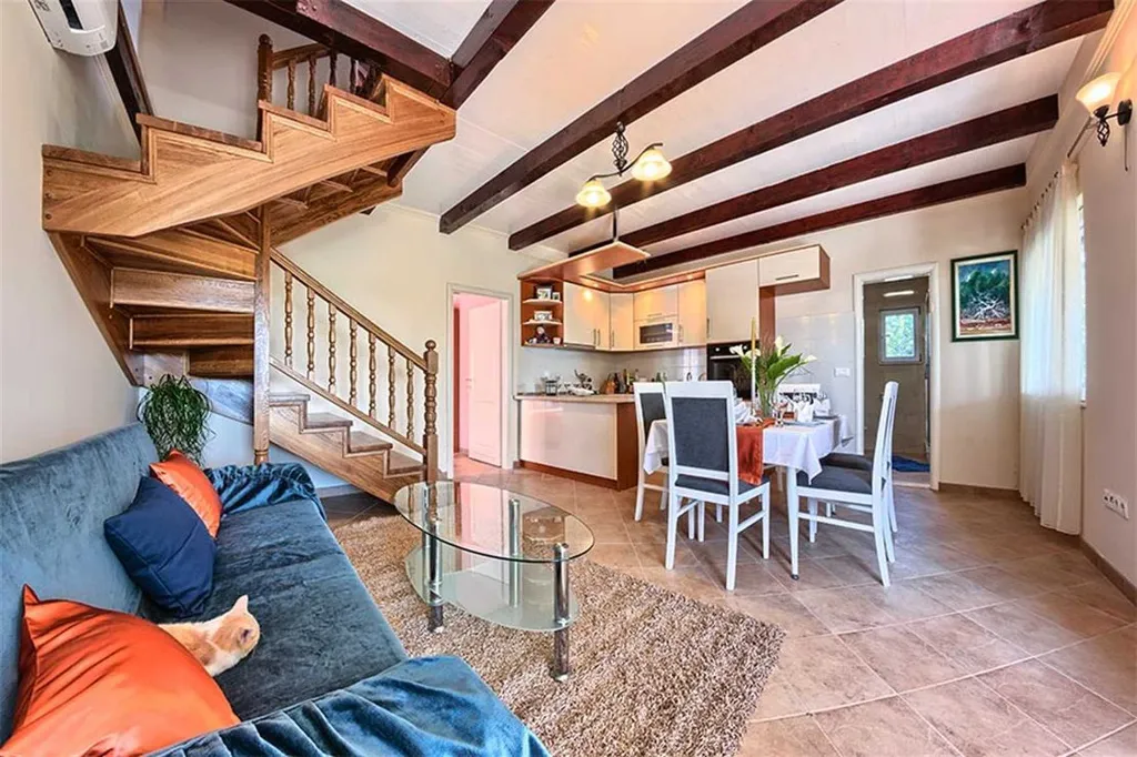 Villa with Pool and Beach Access in Okrug Gornji