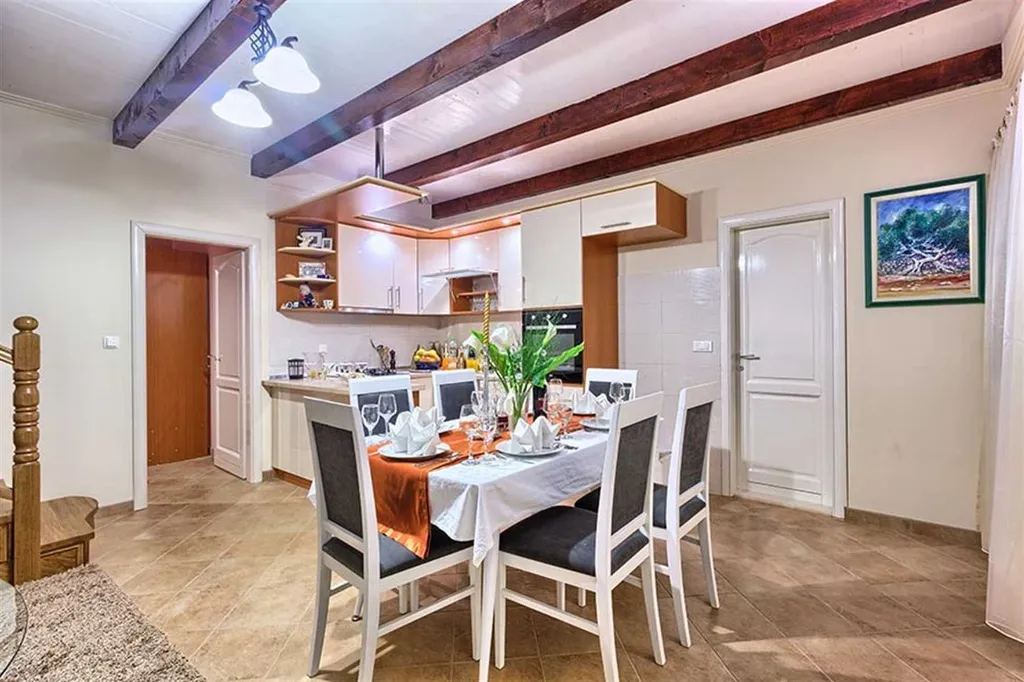 Villa with Pool and Beach Access in Okrug Gornji