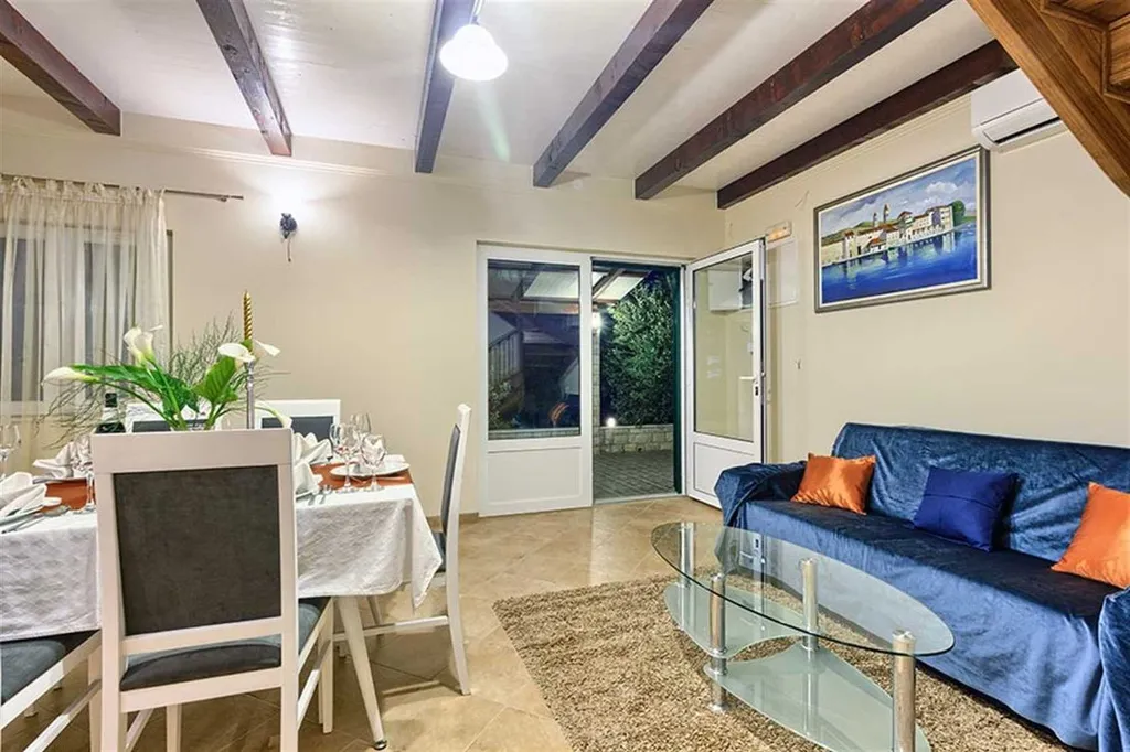 Villa with Pool and Beach Access in Okrug Gornji