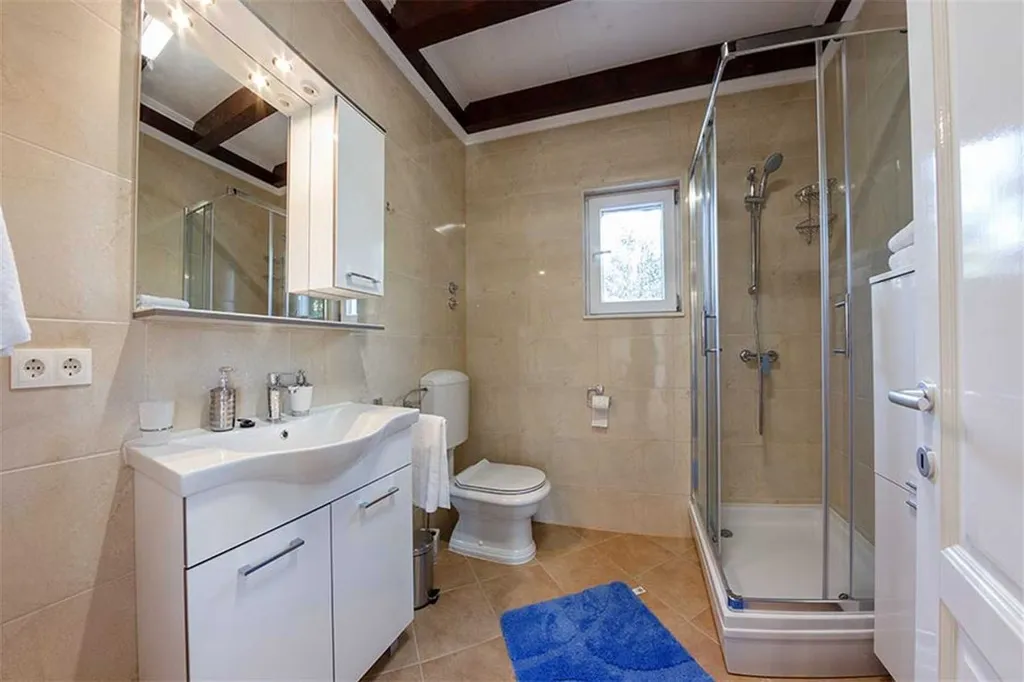 Villa with Pool and Beach Access in Okrug Gornji