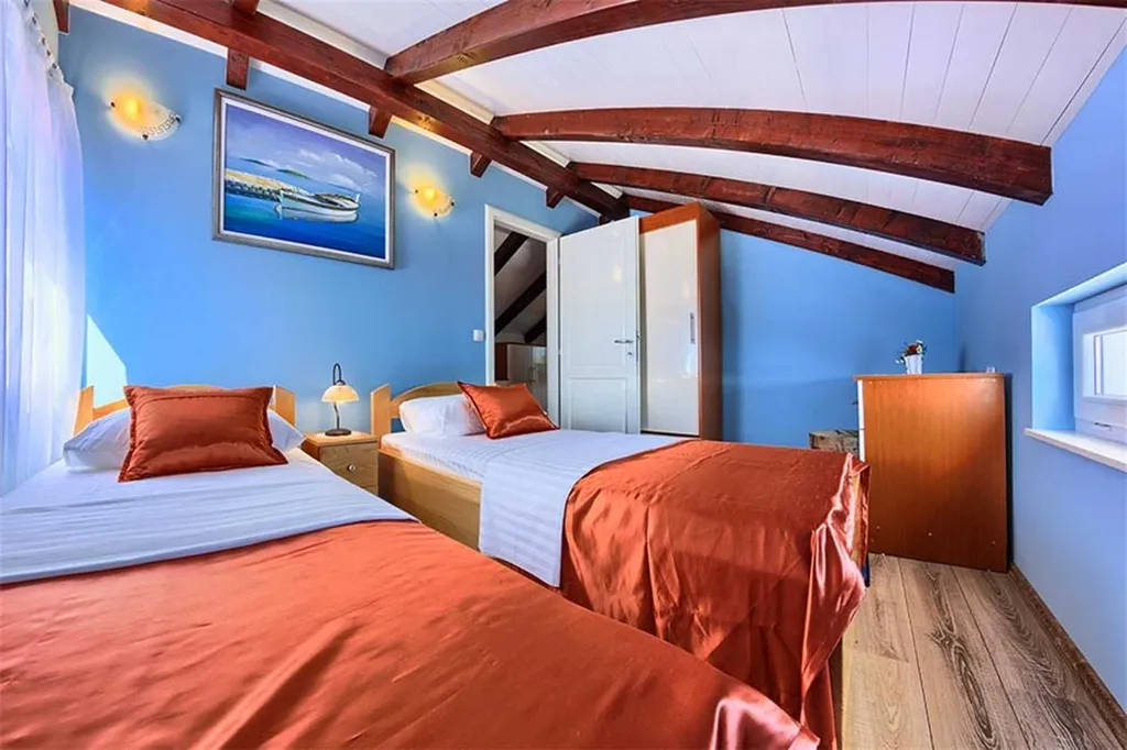 Villa with Pool and Beach Access in Okrug Gornji