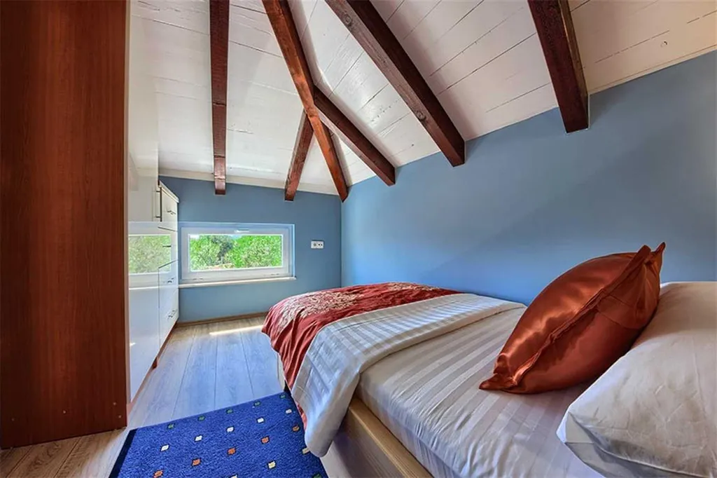 Villa with Pool and Beach Access in Okrug Gornji