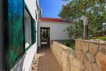 Villa with Pool and Beach Access in Okrug Gornji