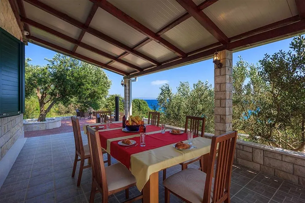 Villa with Pool and Beach Access in Okrug Gornji