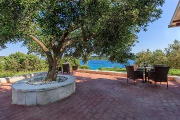 Villa with Pool and Beach Access in Okrug Gornji