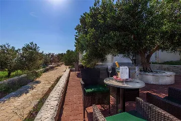 Villa with Pool and Beach Access in Okrug Gornji