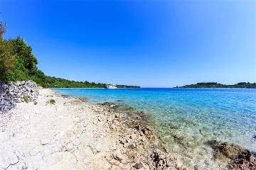 Villa with Pool and Beach Access in Okrug Gornji