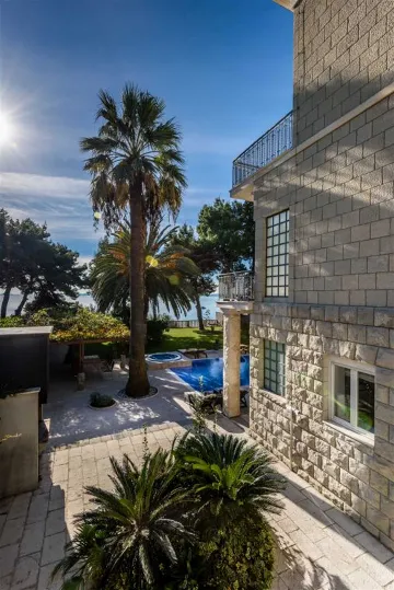 5-Bedroom Villa in Split for Up to 10 Guests