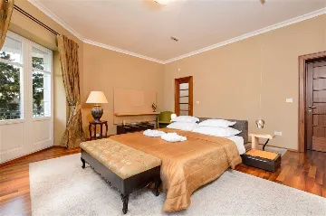 5-Bedroom Villa in Split for Up to 10 Guests