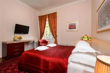 5-Bedroom Villa in Split for Up to 10 Guests