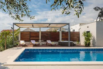 Villa with Pool for up to 15 Guests in Kaštel Lukšić