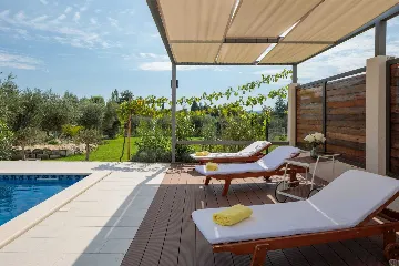 Villa with Pool for up to 15 Guests in Kaštel Lukšić