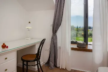 Villa with Pool for up to 15 Guests in Kaštel Lukšić