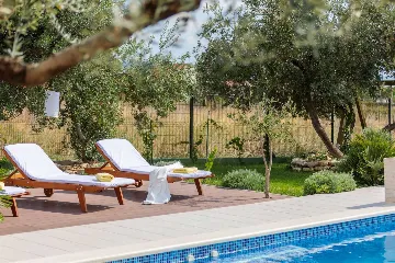 Villa with Pool for up to 15 Guests in Kaštel Lukšić