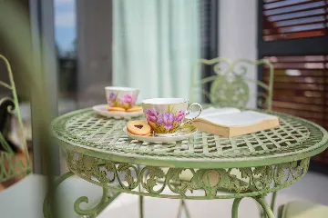 Villa with Pool for up to 15 Guests in Kaštel Lukšić