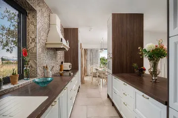 Villa with Pool for up to 15 Guests in Kaštel Lukšić