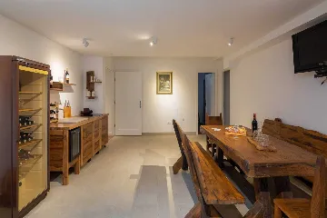 Villa with Pool for up to 15 Guests in Kaštel Lukšić