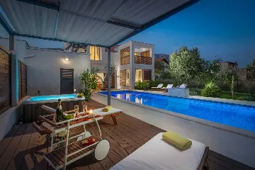 Villa with Pool for up to 15 Guests in Kaštel Lukšić