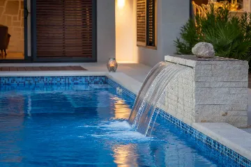 Villa with Pool for up to 15 Guests in Kaštel Lukšić