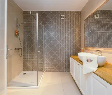 Villa with Pool for up to 15 Guests in Kaštel Lukšić