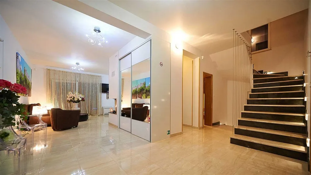 4-Bedroom Villa in Jesenice for Up to 8 Guests