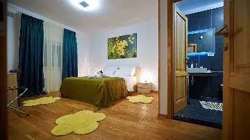 4-Bedroom Villa in Jesenice for Up to 8 Guests