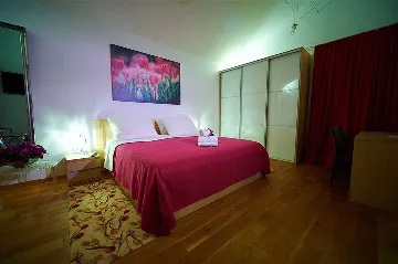 4-Bedroom Villa in Jesenice for Up to 8 Guests