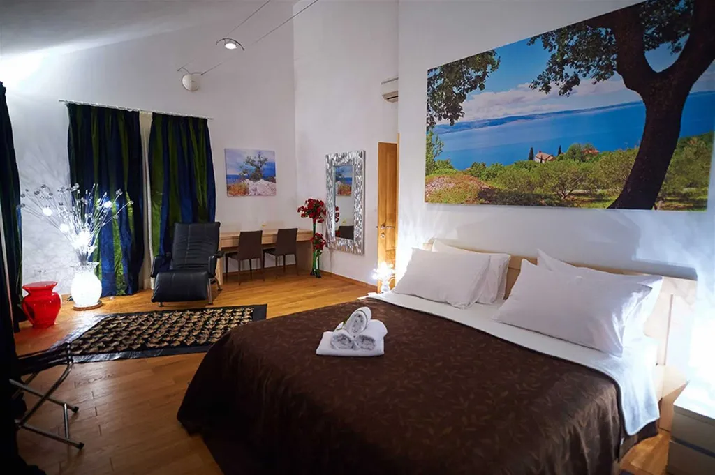 4-Bedroom Villa in Jesenice for Up to 8 Guests