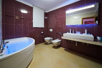 4-Bedroom Villa in Jesenice for Up to 8 Guests