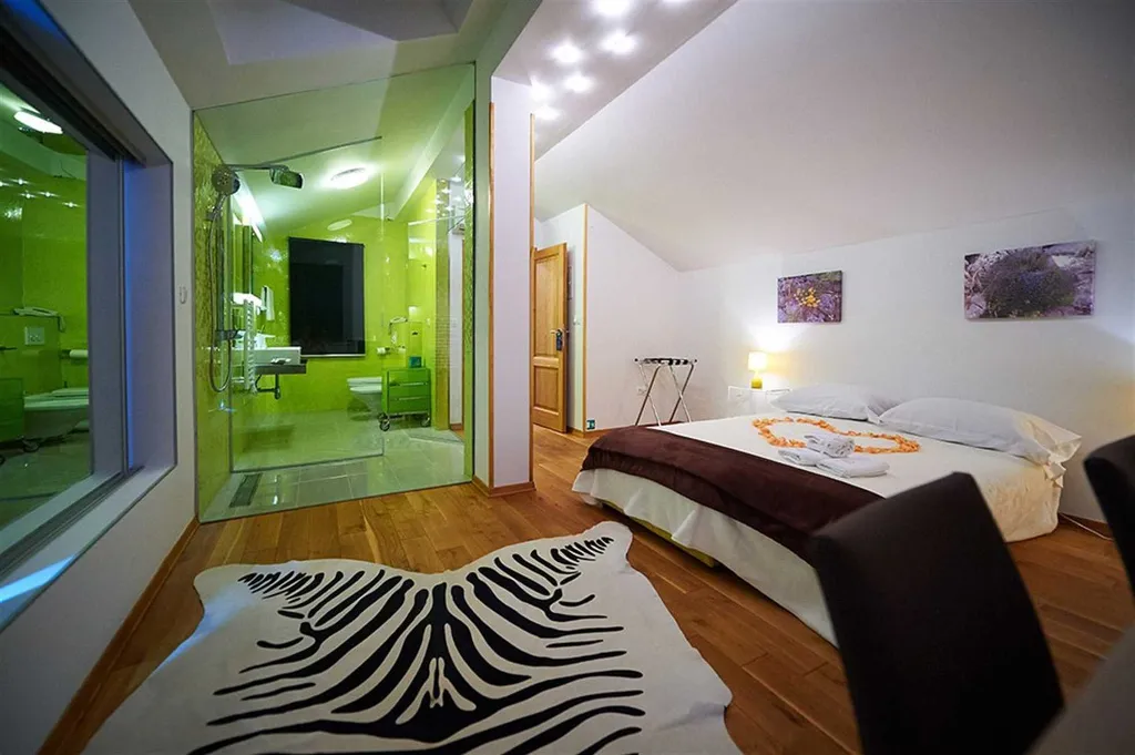 4-Bedroom Villa in Jesenice for Up to 8 Guests