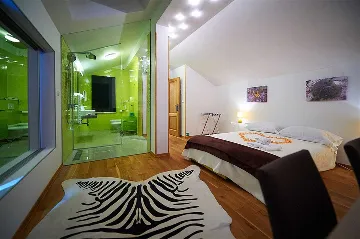 4-Bedroom Villa in Jesenice for Up to 8 Guests