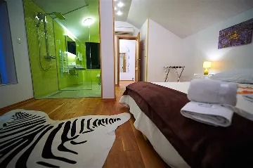 4-Bedroom Villa in Jesenice for Up to 8 Guests