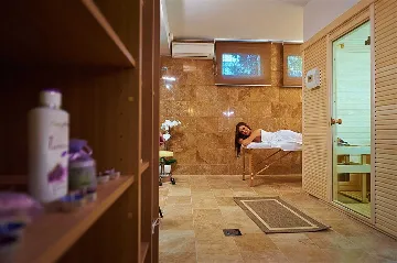 4-Bedroom Villa in Jesenice for Up to 8 Guests