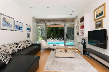 3-Bedroom Villa in Split with 35 m² Pool